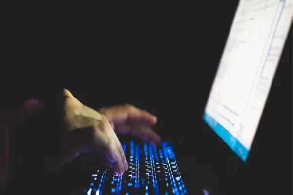 Trải Nghiệm AI Giúp Viết Email Công Việc Lịch Sự Hơn